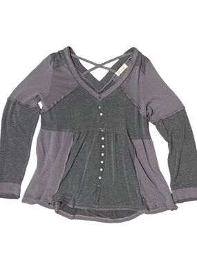 TIME AFTER TIME Women's Crisscross Button-Front Long DistressedSleeve Top - Gray